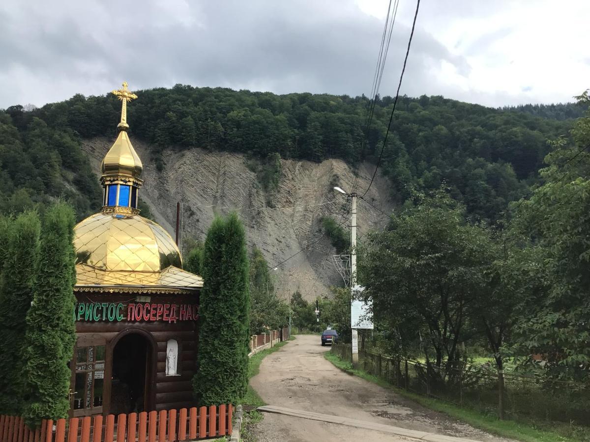 Рукавичка Yaremche Exterior foto